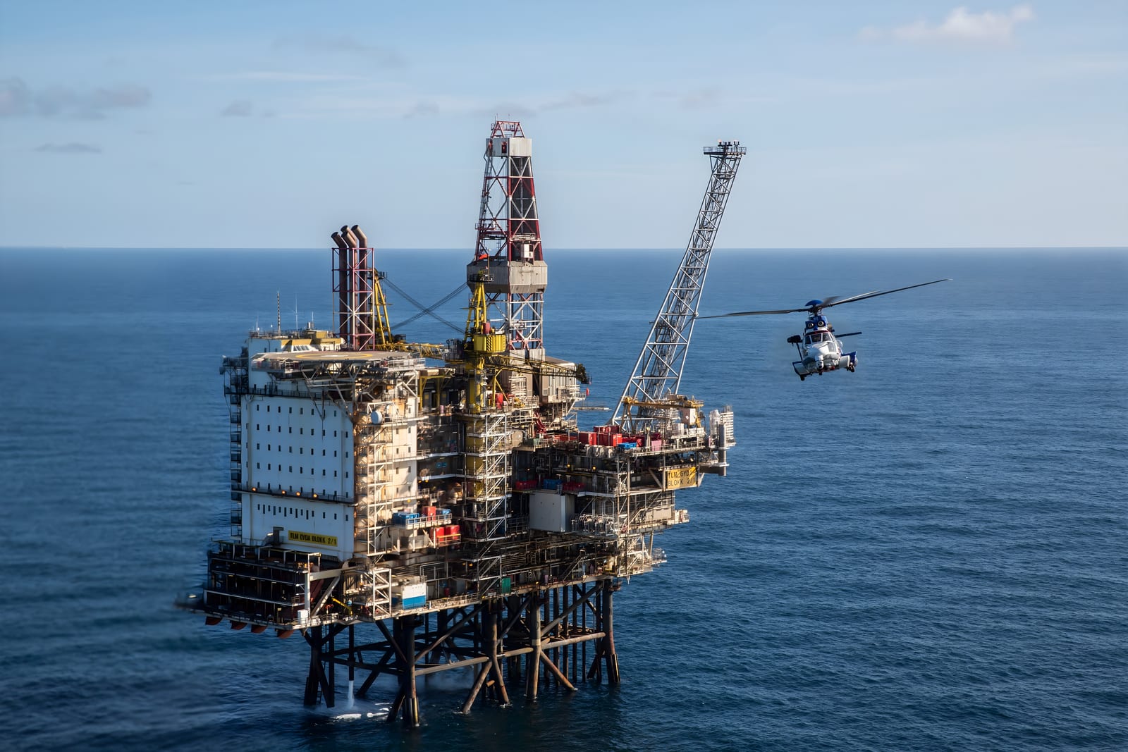 Helicopter approaching an offshore installation