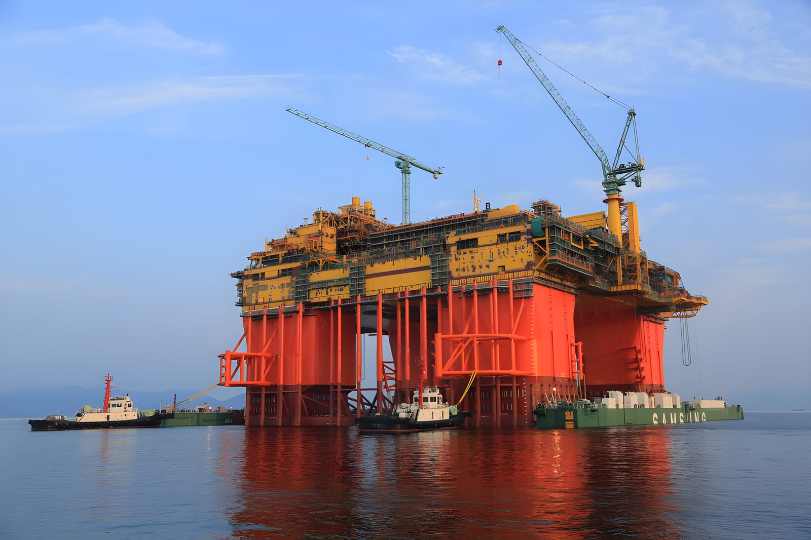 The world’s largest semi-submersible drilling rig at sea
